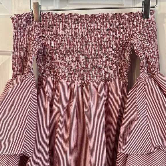 Women’s Gianni Bini Cold Shoulder Bell Sleeve-Red & White Striped Mini Dress XS - Picture 4 of 9